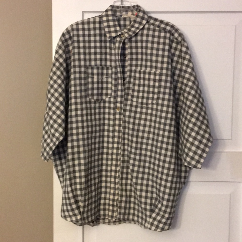 Short sleeve plaid shirt